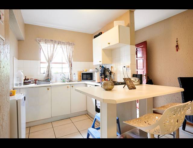 1 BEDROOM APARTMENT FOR SALE IN PAULSHOF